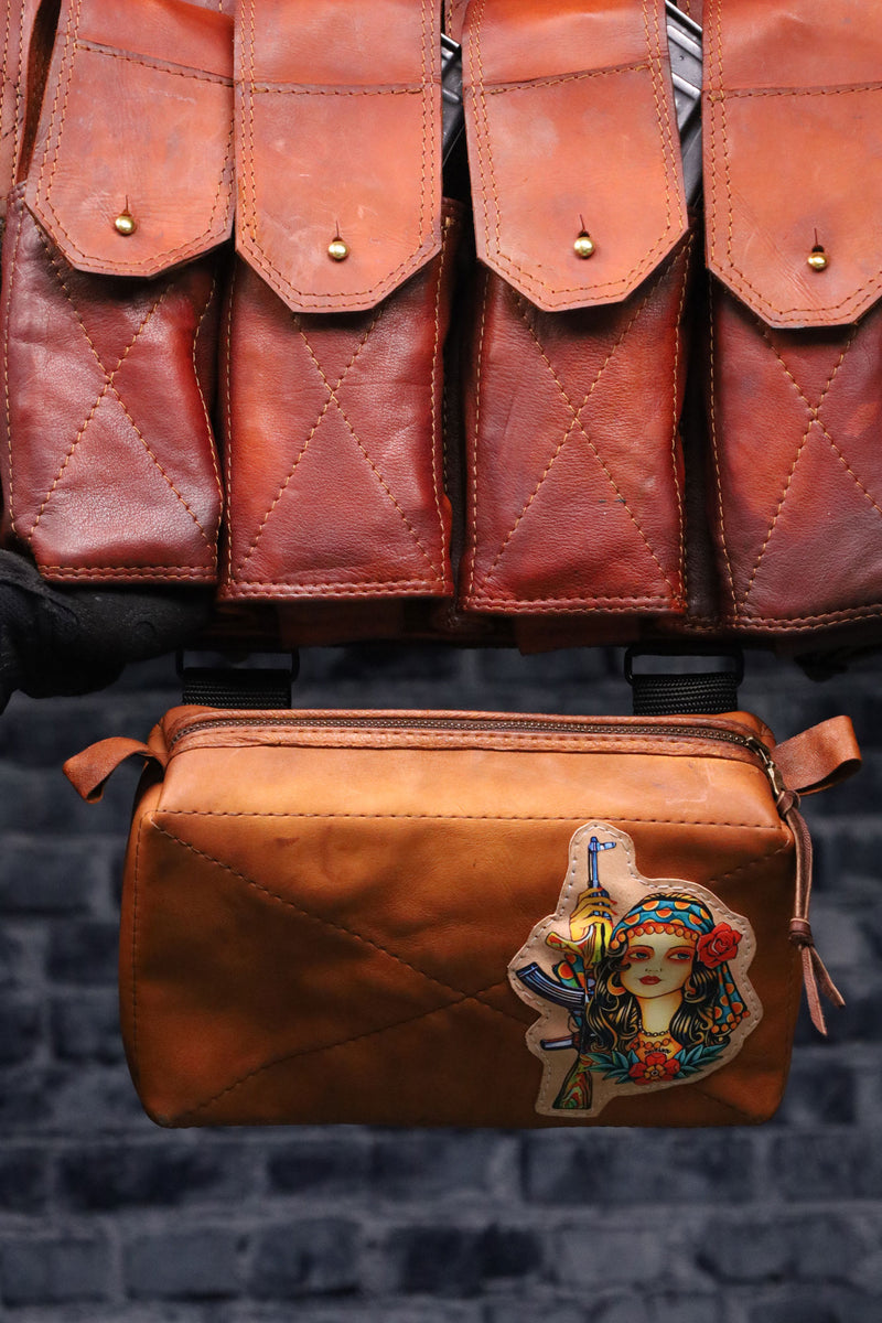 Drop Pouch "AK Love"