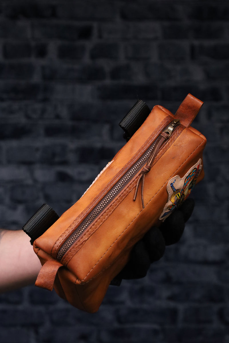 Drop Pouch "AK Love"